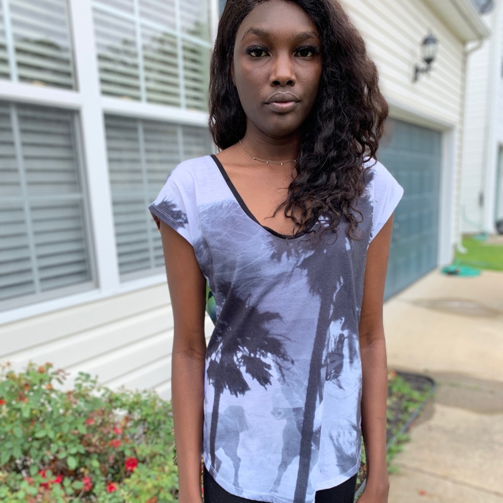 Express Summer Scene T-shirt